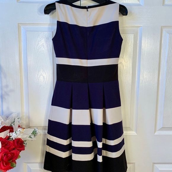 SO JACKIE O!!  BLUE & WHITE STRIPED SLEEVELESS 2 - Picture 5 of 8